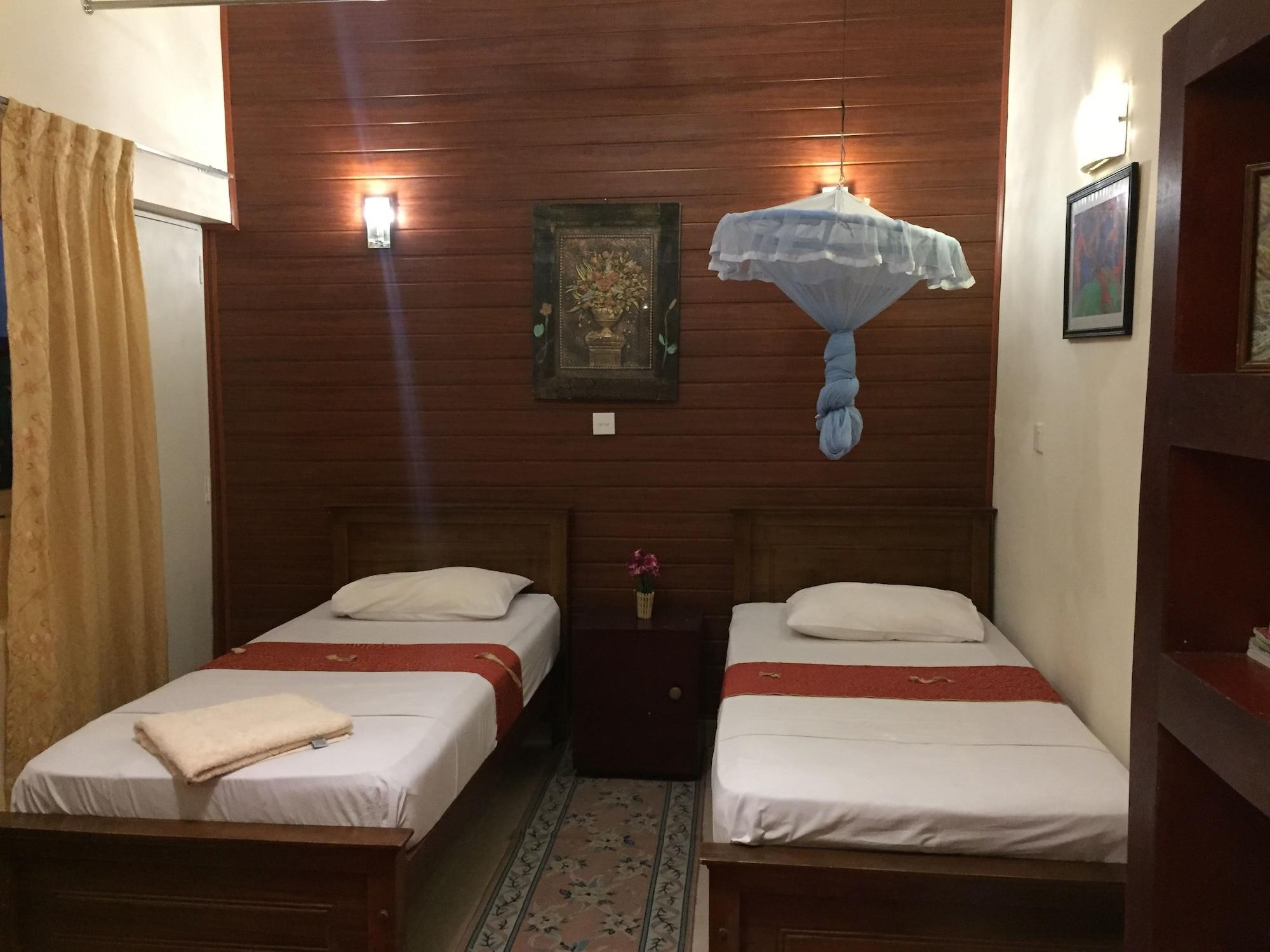 Days Inn Канді Екстер'єр фото